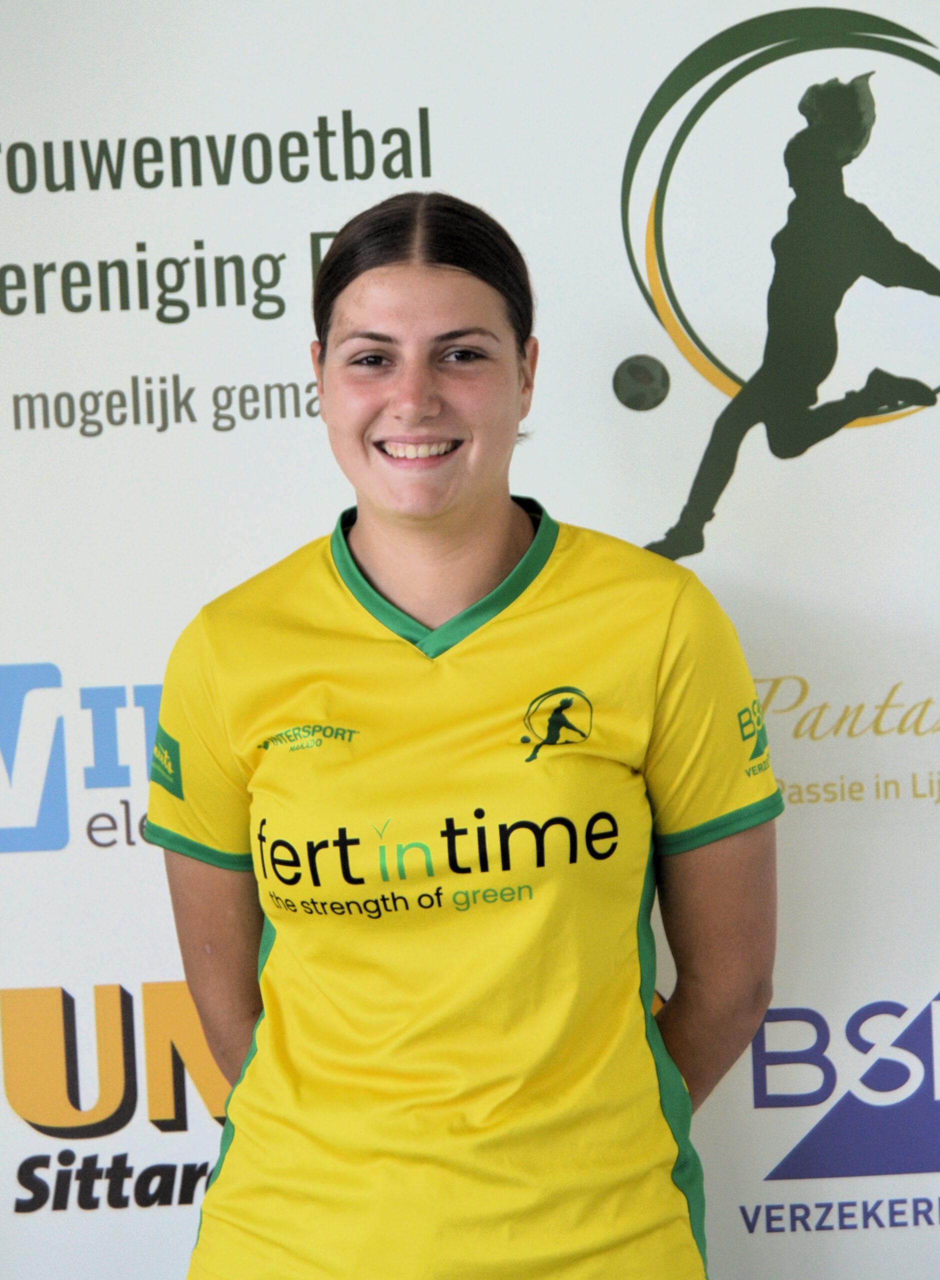 https://vvfsg.nl/wp-content/uploads/2024/11/Lotte-Schaekens-1-scaled.jpg